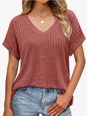 JUST FASHION NOW NWT Light Wine V-neck T-Shirt Size Large